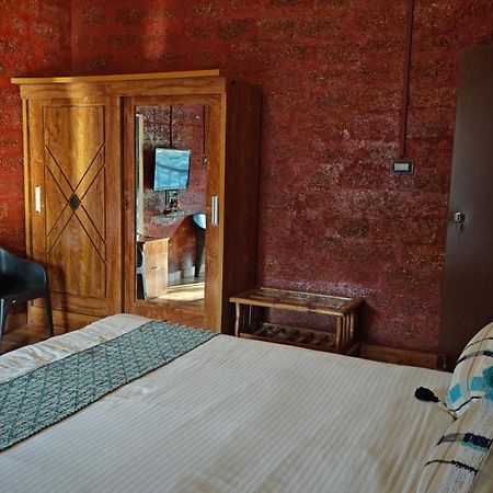 Stone Casa By Vgh 4Bhk Villa With Swimming Pool Mahabaleshwar Bagian luar foto