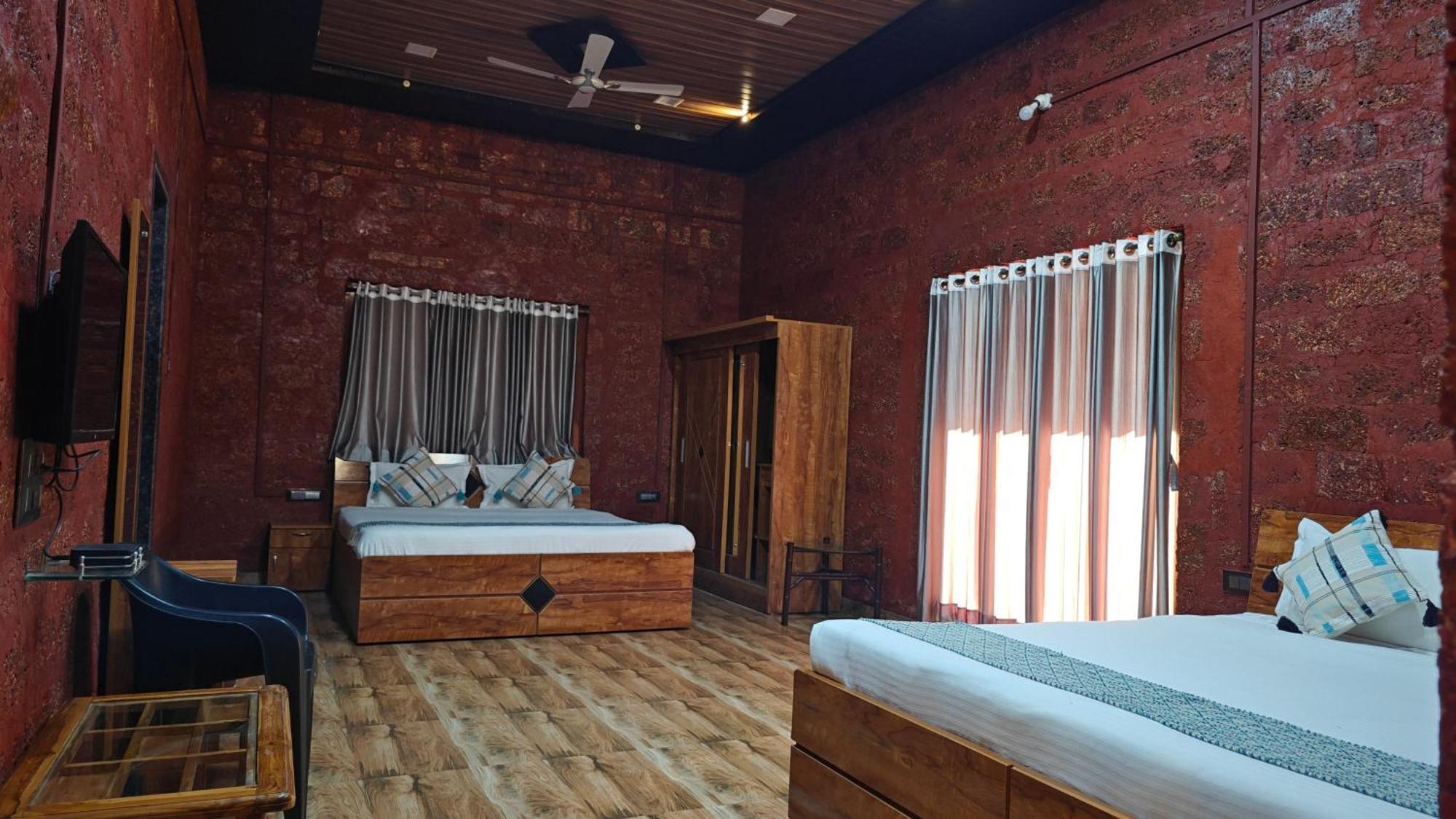 Stone Casa By Vgh 4Bhk Villa With Swimming Pool Mahabaleshwar Bagian luar foto